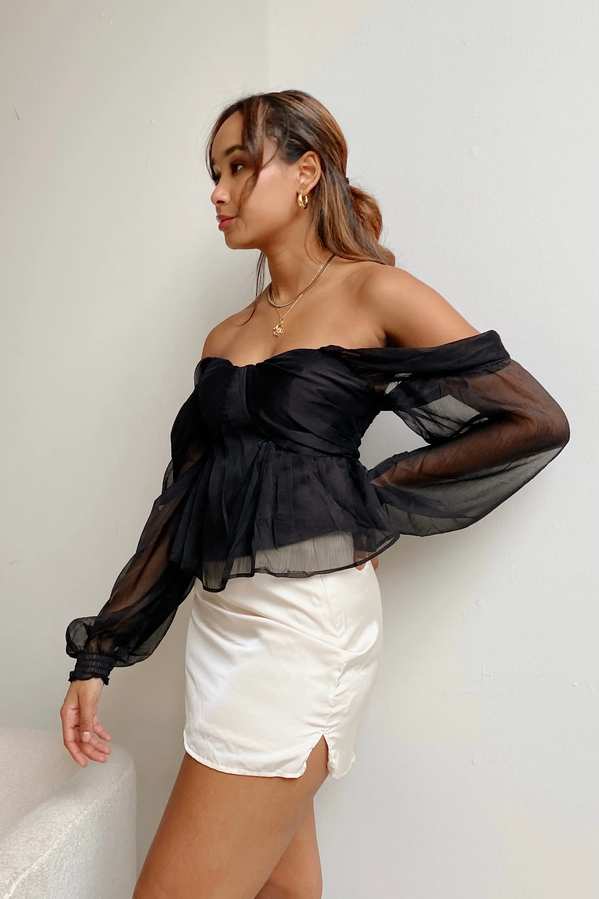 Noir Blouse