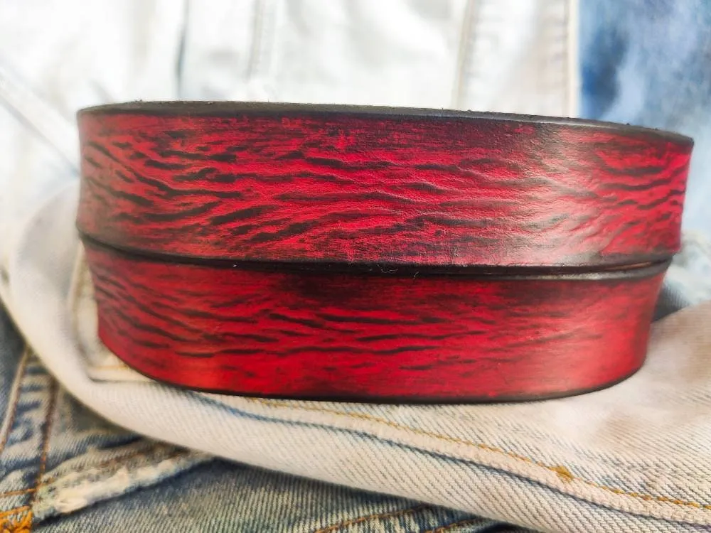 Red and Black Wash Buckleless Belt - Stylish and Comfortable Accessory for Any Outfit